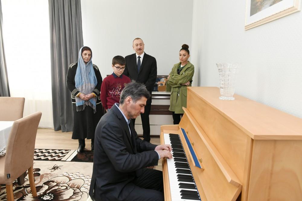 Şamaxıda evi inşa edilən sakin: Prezident verilən sözə əməl etməyin nümunəsini göstərdi