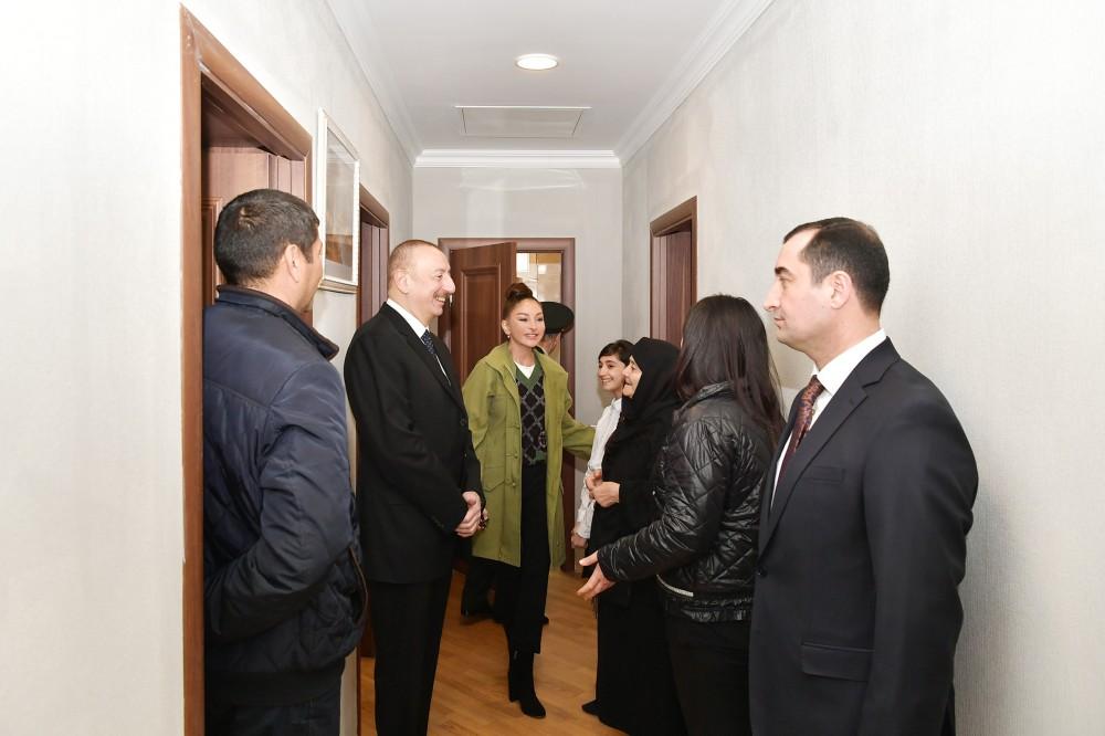 Şamaxı sakini: Vətəndaşlar əmindirlər ki, Prezident heç vaxt onları darda qoymayacaq