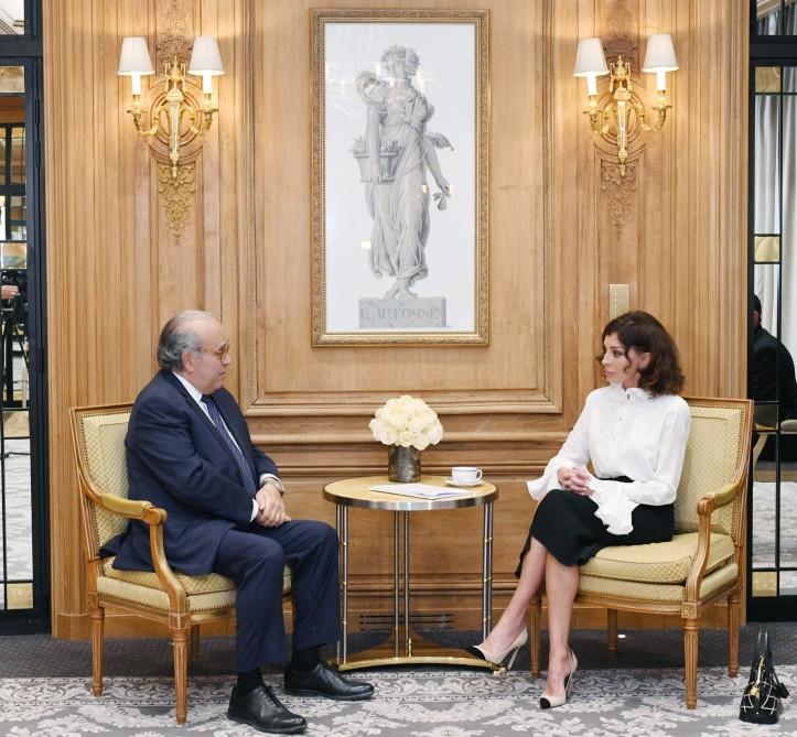 Birinci vitse-prezident Mehriban Əliyeva Fransanın Milli Xərçəng İnstitutunun təsisçisi ilə görüşüb (FOTO)