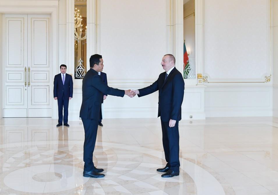 Prezident İlham Əliyev Hindistanın yeni səfirinin etimadnaməsini qəbul edib (FOTO) (YENİLƏNİB)