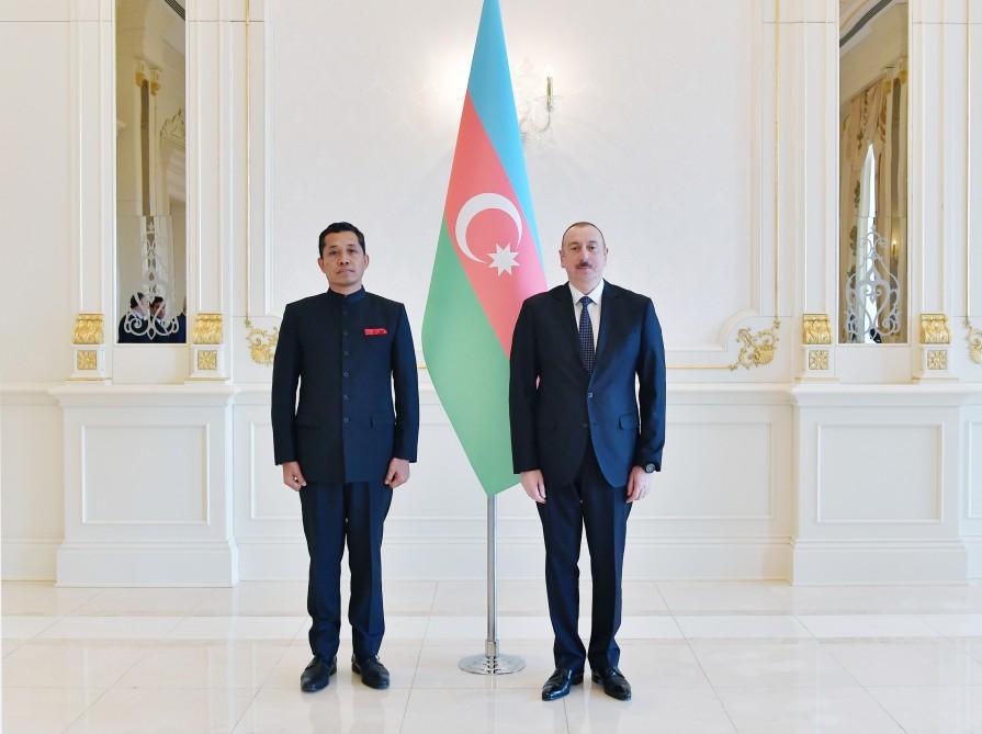 Prezident İlham Əliyev Hindistanın yeni səfirinin etimadnaməsini qəbul edib (FOTO) (YENİLƏNİB)