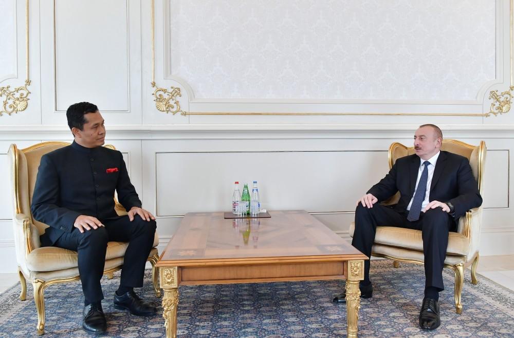 Prezident İlham Əliyev Hindistanın yeni səfirinin etimadnaməsini qəbul edib (FOTO) (YENİLƏNİB)