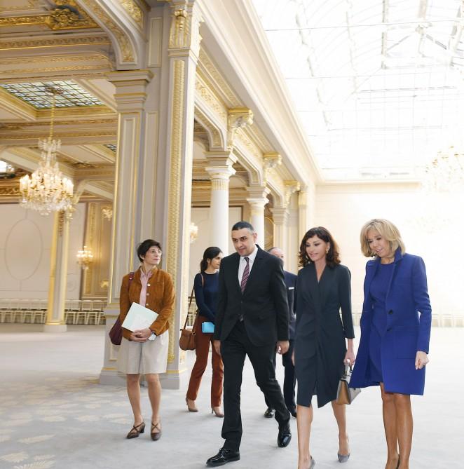 Birinci vitse-prezident Mehriban Əliyevanın Fransanın birinci xanımı Brijit Makron ilə görüşü olub (FOTO)