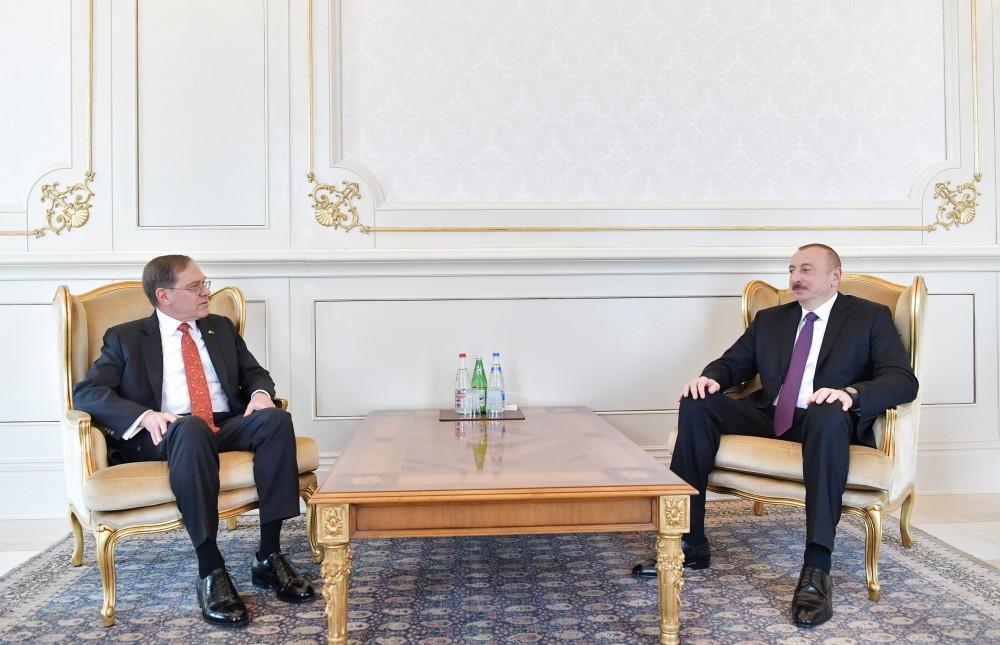 Prezident İlham Əliyev: Azərbaycan ATƏT-in Minsk qrupu həmsədrlərinin son bəyanatı, o cümlədən danışıqlar formatının dəyişdirilməməsi ilə bağlı fikirlərini müsbət qarşılayır (FOTO) (YENİLƏNİB)