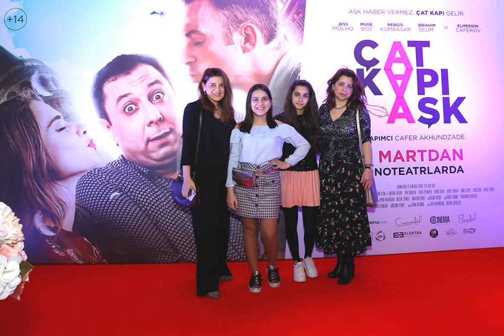 “Çat Kapı aşk” filminin möhtəşəm qala-gecəsi baş tutub (FOTO)