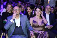 “Çat Kapı aşk” filminin möhtəşəm qala-gecəsi baş tutub (FOTO)