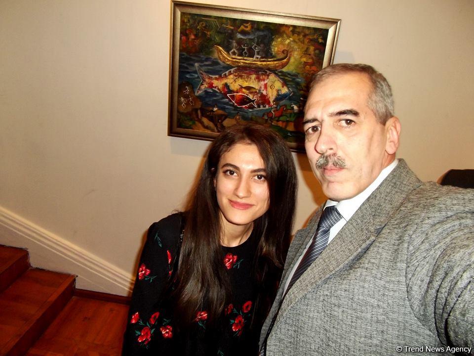 Qobustan qayaüstü təsvirləri Bakıda (FOTO)