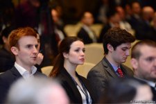 VII Qlobal Bakı Forumu işini panel iclasları ilə davam etdirir (FOTO)