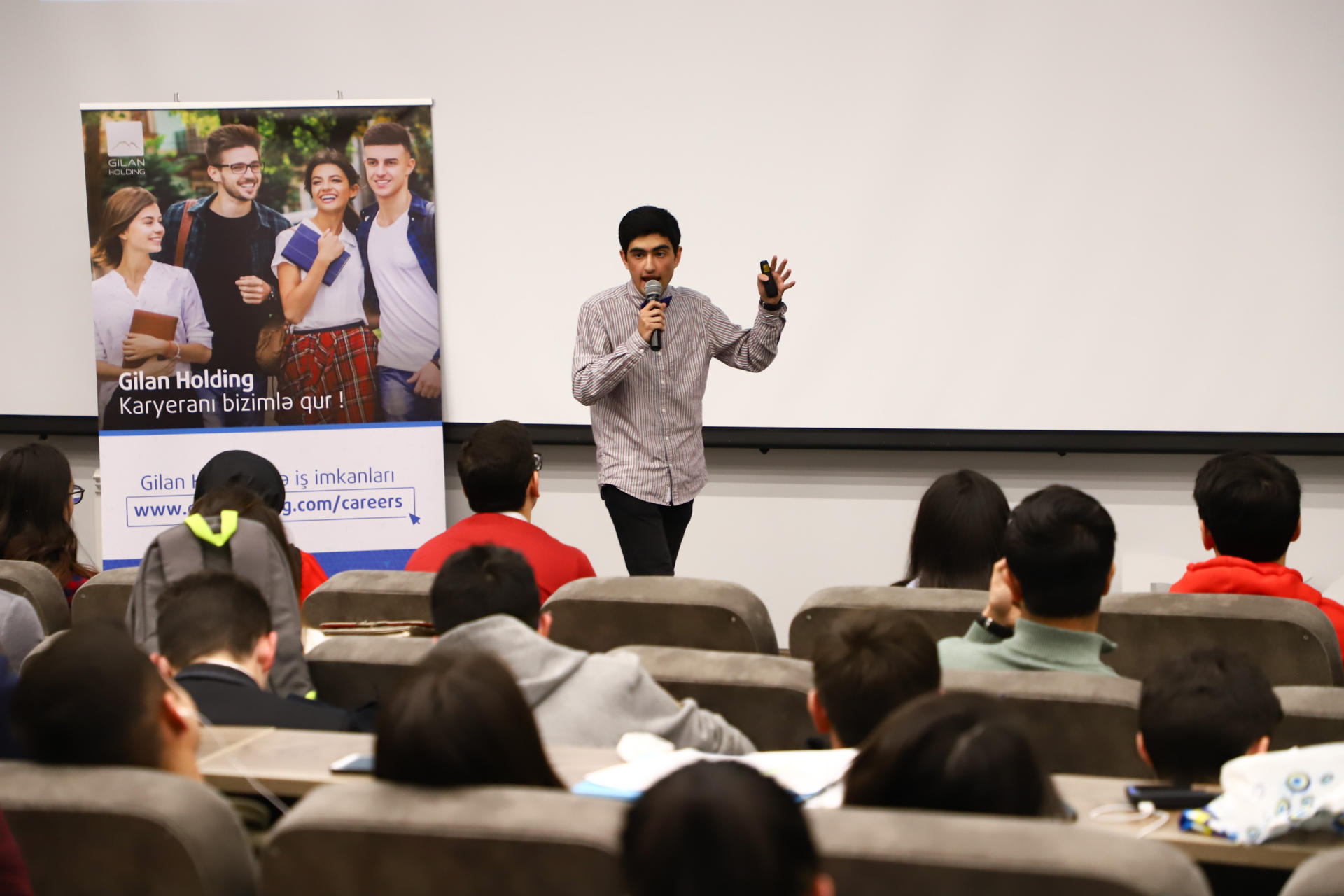 “Azerbaijan Public Speaking Competition” layihəsinin yarımfinal mərhələsi yekunlaşıb (FOTO)