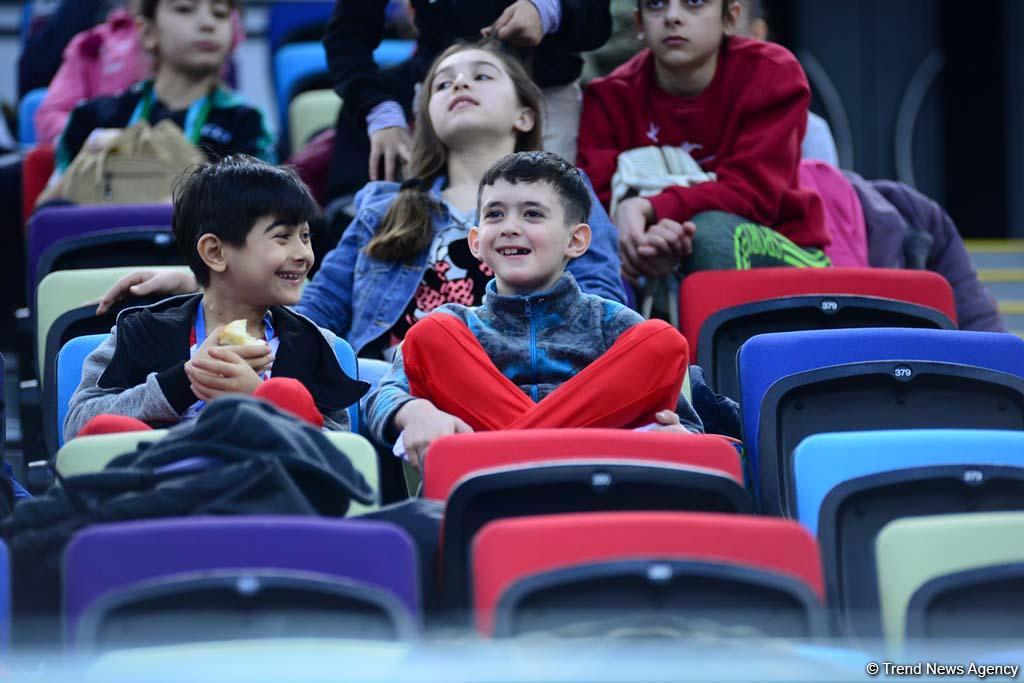 Bakıda idman gimnastikası üzrə Dünya Kubokunda ikinci yarış günü başladı (FOTO)