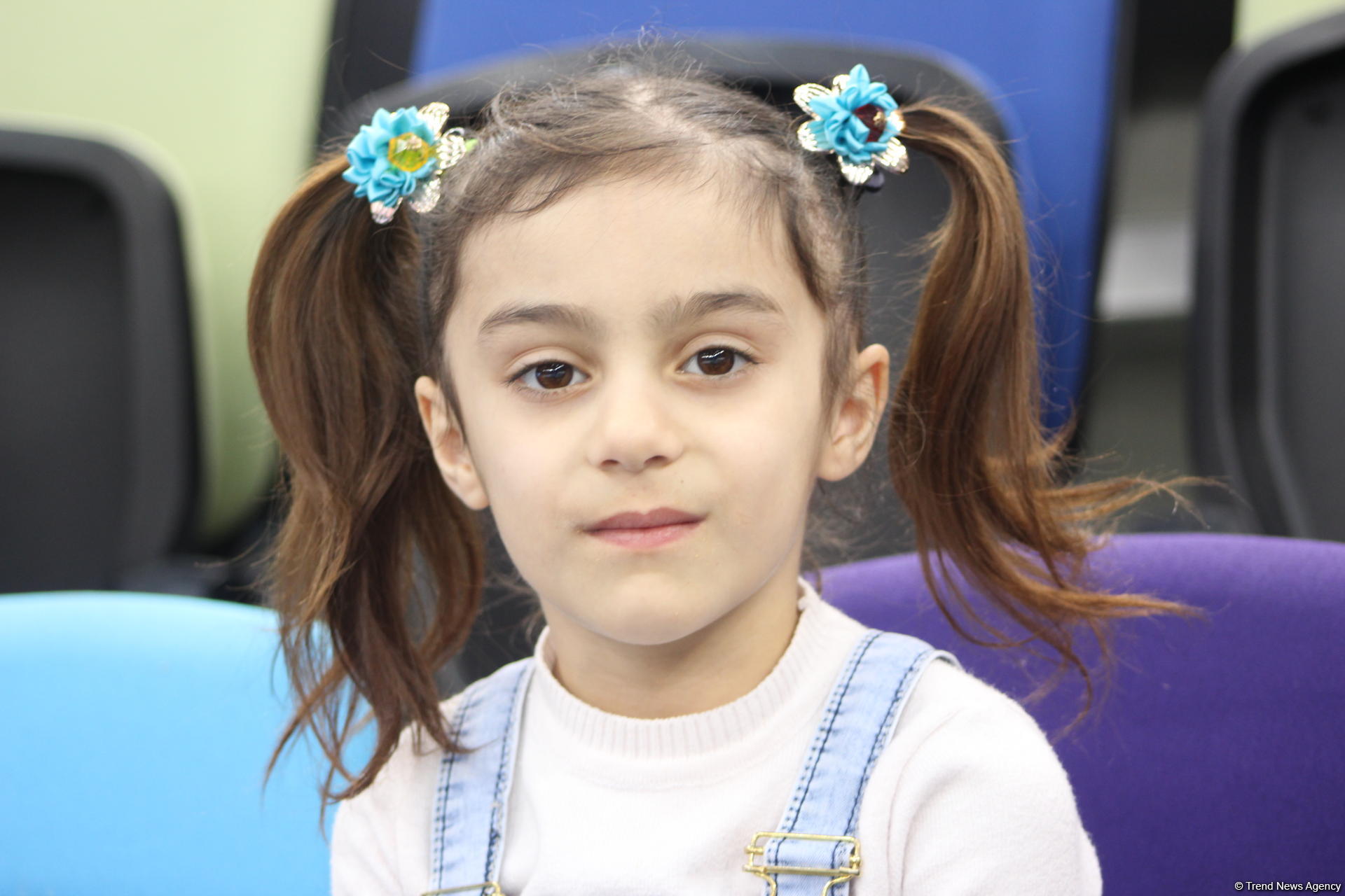 Gənc tamaşaçılar Dünya Kubokunda azərbaycanlı gimnastlara azarkeşlik edirlər
