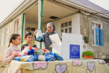 Heydər Əliyev Fondu aztəminatlı ailələrə ənənəvi Novruz sovqatları paylayır (FOTO)