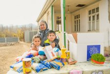 Heydər Əliyev Fondu aztəminatlı ailələrə ənənəvi Novruz sovqatları paylayır (FOTO)