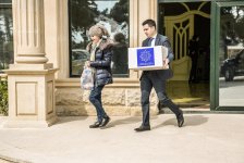 Heydər Əliyev Fondu aztəminatlı ailələrə ənənəvi Novruz sovqatları paylayır (FOTO)