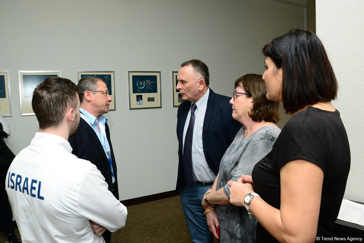 İsrailin Azərbaycandakı səfiri gimnastlarla görüşüb (FOTO)