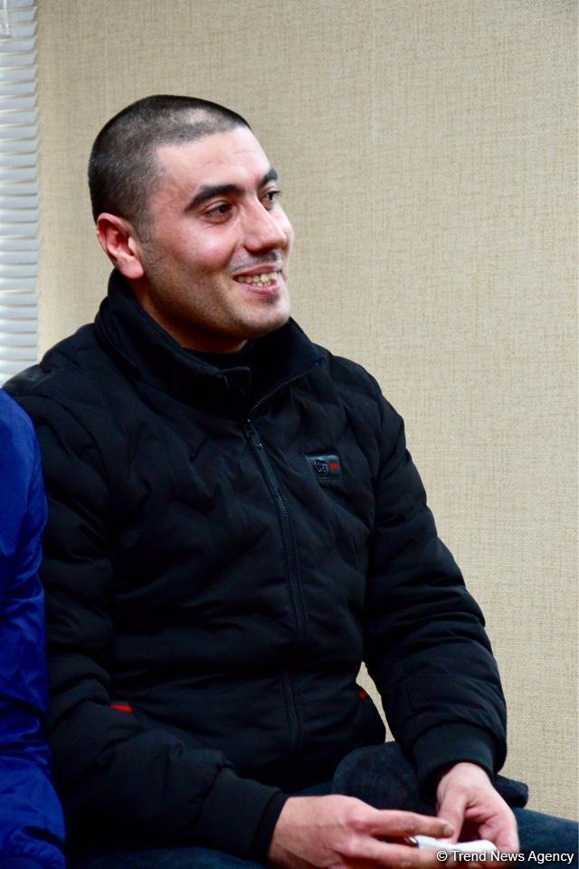 Əfv sərəncamı icra olunan 15 saylı cəzaçəkmə müəssisəsində sevinənlər... (FOTO)