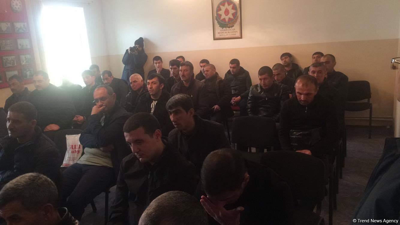 Əfv sərəncamı ilə 2 saylı cəzaçəkmə müəssisəsindən 31 məhbus azadlığa çıxdı (FOTO) (YENİLƏNİB)
