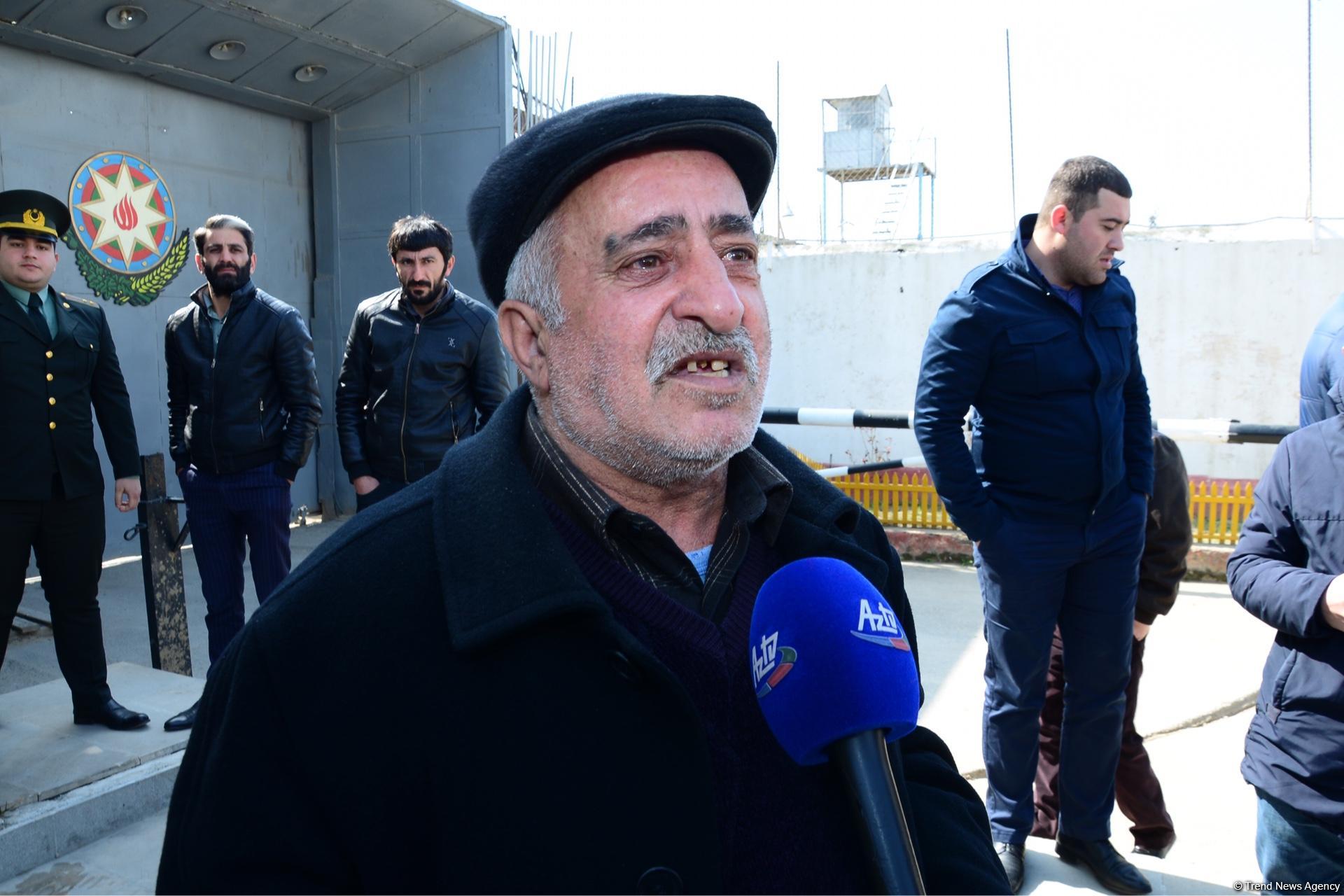 Oğlu azadlığa çıxan ata: Bu gün bizim üçün böyük bayramdır, sevincimizin həddi-hüdudu yoxdur