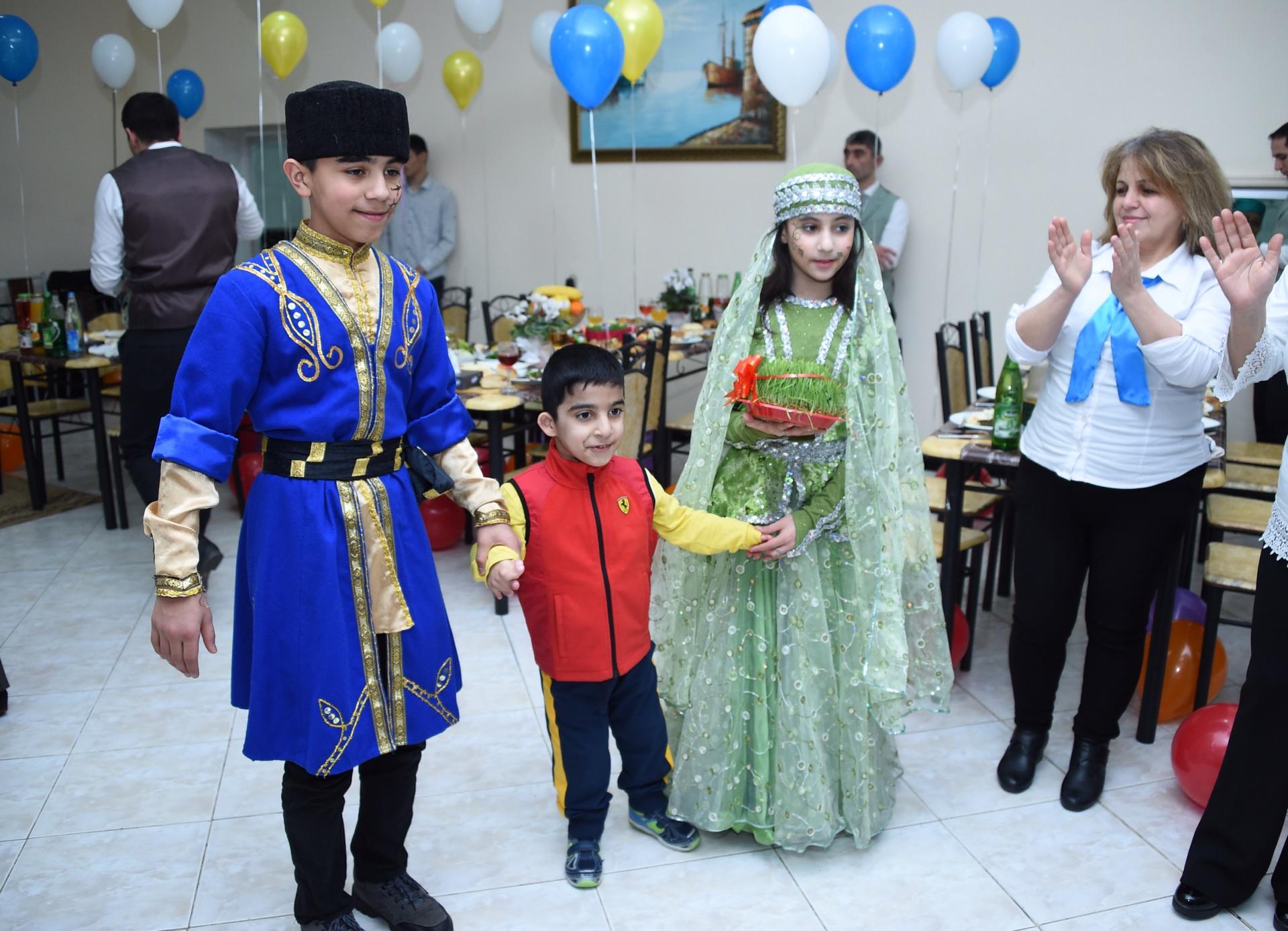 Heydər Əliyev Fondunun təşəbbüsü ilə kimsəsiz və xüsusi qayğıya ehtiyacı olan uşaqlar üçün Novruz şənlikləri keçirilib (FOTO)