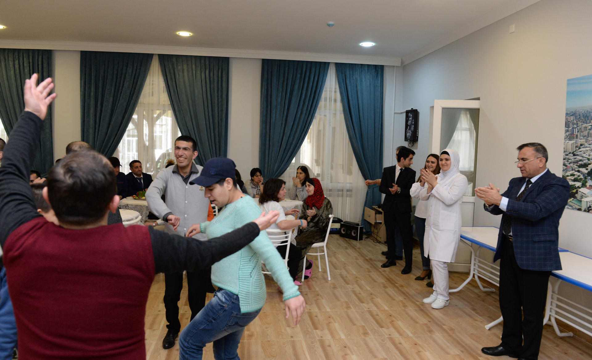 Heydər Əliyev Fondunun təşəbbüsü ilə kimsəsiz və xüsusi qayğıya ehtiyacı olan uşaqlar üçün Novruz şənlikləri keçirilib (FOTO)