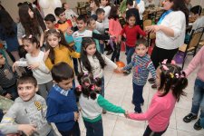 Heydər Əliyev Fondunun təşəbbüsü ilə kimsəsiz və xüsusi qayğıya ehtiyacı olan uşaqlar üçün Novruz şənlikləri keçirilib (FOTO)