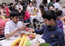Heydər Əliyev Fondunun təşəbbüsü ilə kimsəsiz və xüsusi qayğıya ehtiyacı olan uşaqlar üçün Novruz şənlikləri keçirilib (FOTO)