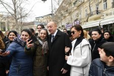 Prezident İlham Əliyev və birinci xanım Mehriban Əliyeva Novruz bayramı münasibətilə ümumxalq şənliyində iştirak ediblər (YENİLƏNİB-3) (FOTO)