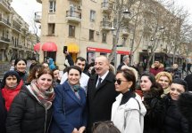 Prezident İlham Əliyev və birinci xanım Mehriban Əliyeva Novruz bayramı münasibətilə ümumxalq şənliyində iştirak ediblər (YENİLƏNİB-3) (FOTO)