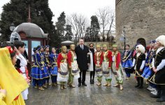 Prezident İlham Əliyev və birinci xanım Mehriban Əliyeva Novruz bayramı münasibətilə ümumxalq şənliyində iştirak ediblər (YENİLƏNİB-3) (FOTO)