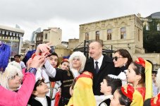 Prezident İlham Əliyev və birinci xanım Mehriban Əliyeva Novruz bayramı münasibətilə ümumxalq şənliyində iştirak ediblər (YENİLƏNİB-3) (FOTO)