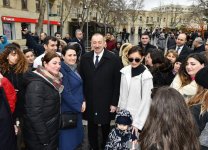 Prezident İlham Əliyev və birinci xanım Mehriban Əliyeva Novruz bayramı münasibətilə ümumxalq şənliyində iştirak ediblər (YENİLƏNİB-3) (FOTO)