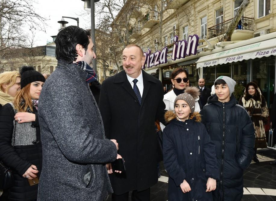 Prezident İlham Əliyev və birinci xanım Mehriban Əliyeva Novruz bayramı münasibətilə ümumxalq şənliyində iştirak ediblər (YENİLƏNİB-3) (FOTO)