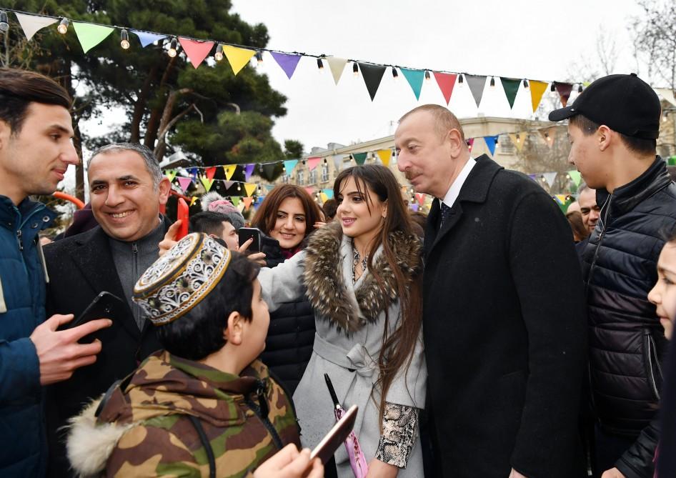 Prezident İlham Əliyev və birinci xanım Mehriban Əliyeva Novruz bayramı münasibətilə ümumxalq şənliyində iştirak ediblər (YENİLƏNİB-3) (FOTO)