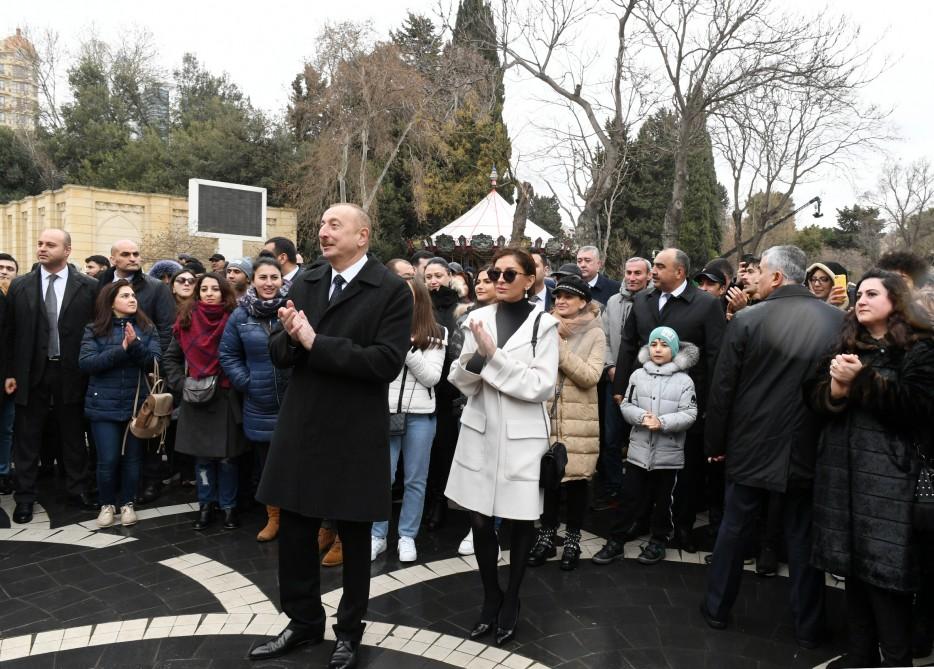 Prezident İlham Əliyev və birinci xanım Mehriban Əliyeva Novruz bayramı münasibətilə ümumxalq şənliyində iştirak ediblər (YENİLƏNİB-3) (FOTO)