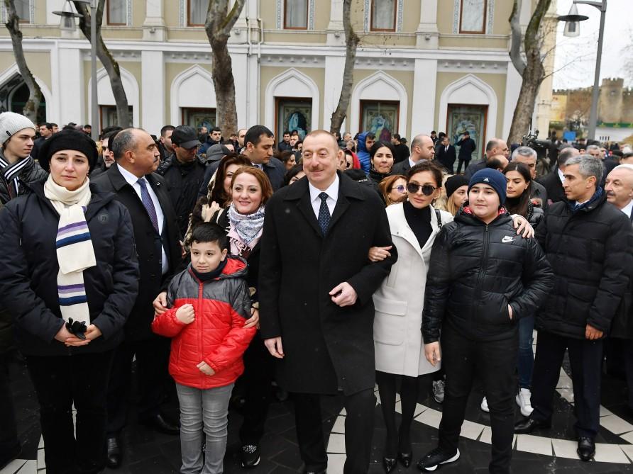 Prezident İlham Əliyev və birinci xanım Mehriban Əliyeva Novruz bayramı münasibətilə ümumxalq şənliyində iştirak ediblər (YENİLƏNİB-3) (FOTO)