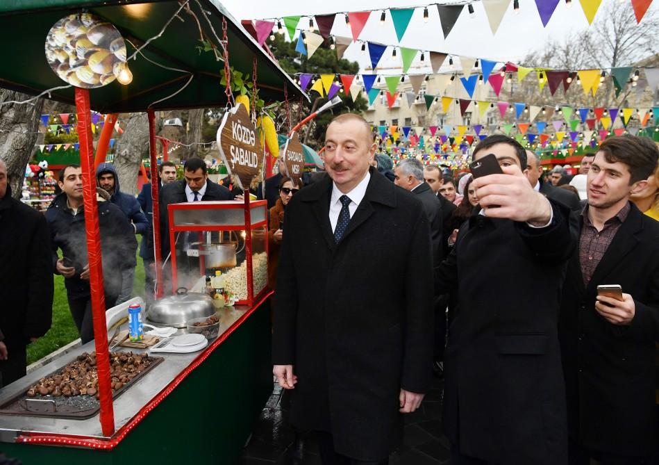 Prezident İlham Əliyev və birinci xanım Mehriban Əliyeva Novruz bayramı münasibətilə ümumxalq şənliyində iştirak ediblər (YENİLƏNİB-3) (FOTO)