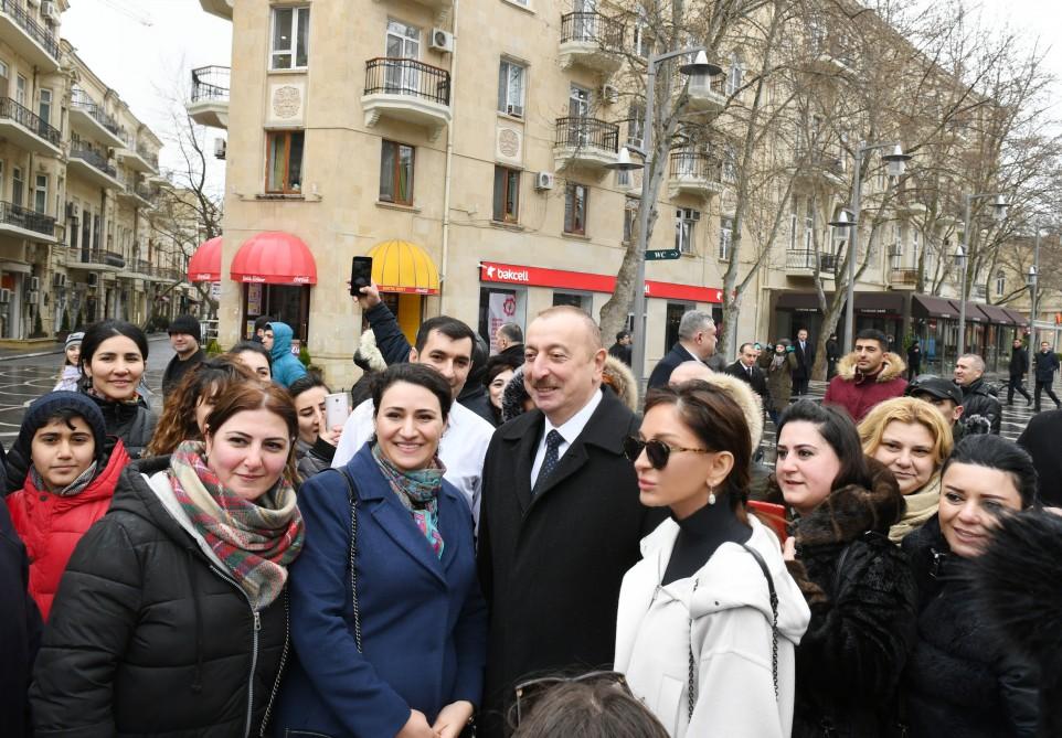 Prezident İlham Əliyev və birinci xanım Mehriban Əliyeva Novruz bayramı münasibətilə ümumxalq şənliyində iştirak ediblər (YENİLƏNİB-3) (FOTO)