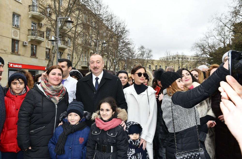 Prezident İlham Əliyev və birinci xanım Mehriban Əliyeva Novruz bayramı münasibətilə ümumxalq şənliyində iştirak ediblər (YENİLƏNİB-3) (FOTO)