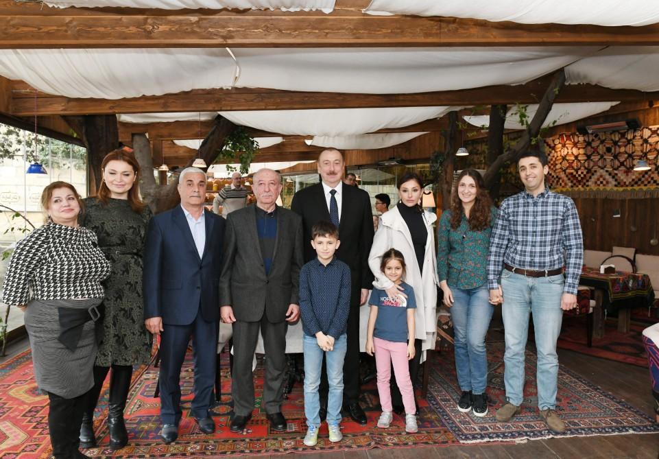 Prezident İlham Əliyev və birinci xanım Mehriban Əliyeva Novruz bayramı münasibətilə ümumxalq şənliyində iştirak ediblər (YENİLƏNİB-3) (FOTO)