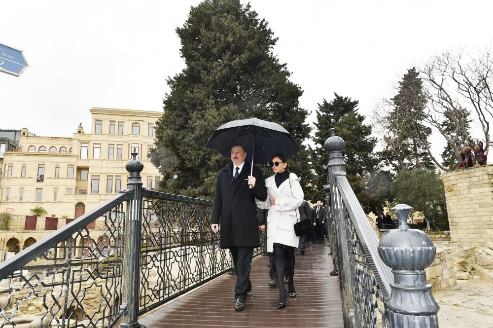 Prezident İlham Əliyev və birinci xanım Mehriban Əliyeva Novruz bayramı münasibətilə ümumxalq şənliyində iştirak ediblər (YENİLƏNİB-3) (FOTO)