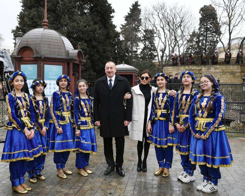 Prezident İlham Əliyev və birinci xanım Mehriban Əliyeva Novruz bayramı münasibətilə ümumxalq şənliyində iştirak ediblər (YENİLƏNİB-3) (FOTO)