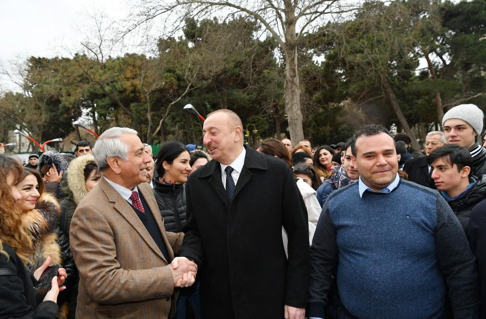 Prezident İlham Əliyev və birinci xanım Mehriban Əliyeva Novruz bayramı münasibətilə ümumxalq şənliyində iştirak ediblər (YENİLƏNİB-3) (FOTO)