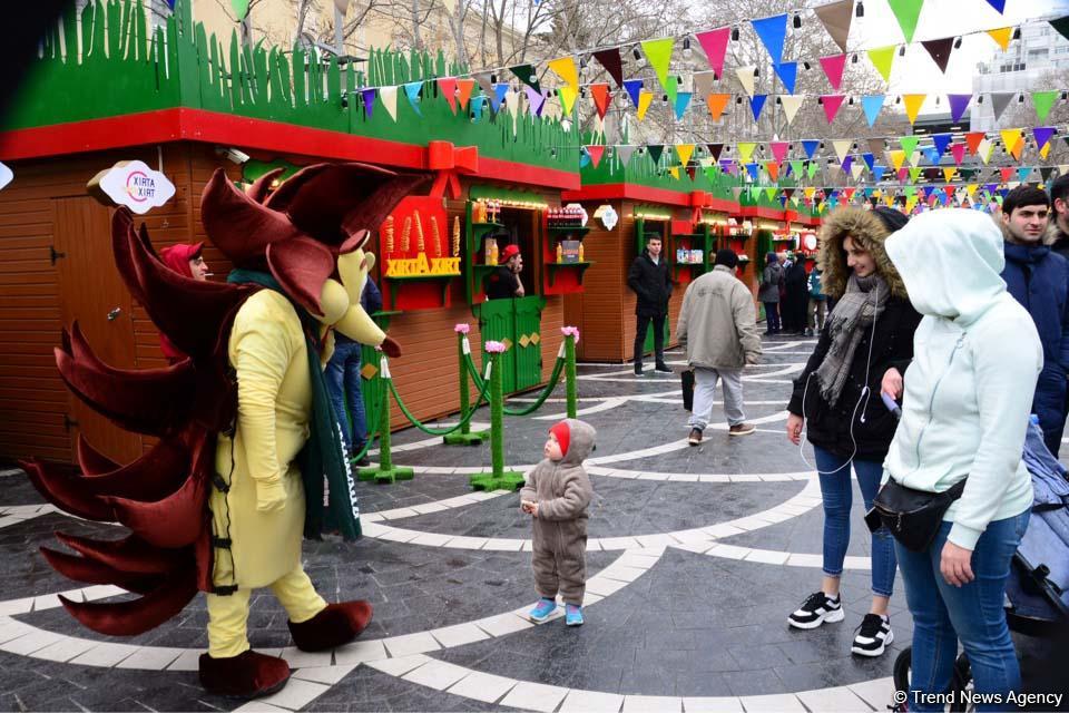 Bayram ab-havalı Bakı (FOTOSESSİYA)