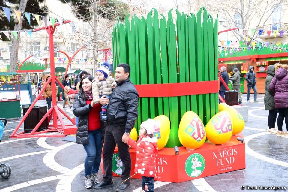 Bayram ab-havalı Bakı (FOTOSESSİYA)