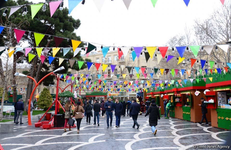 Bayram ab-havalı Bakı (FOTOSESSİYA)