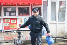 Bakıda ticarət mərkəzində yanğın davam edir (FOTO/VİDEO)