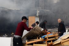 Bakıda ticarət mərkəzində yanğın davam edir (FOTO/VİDEO)