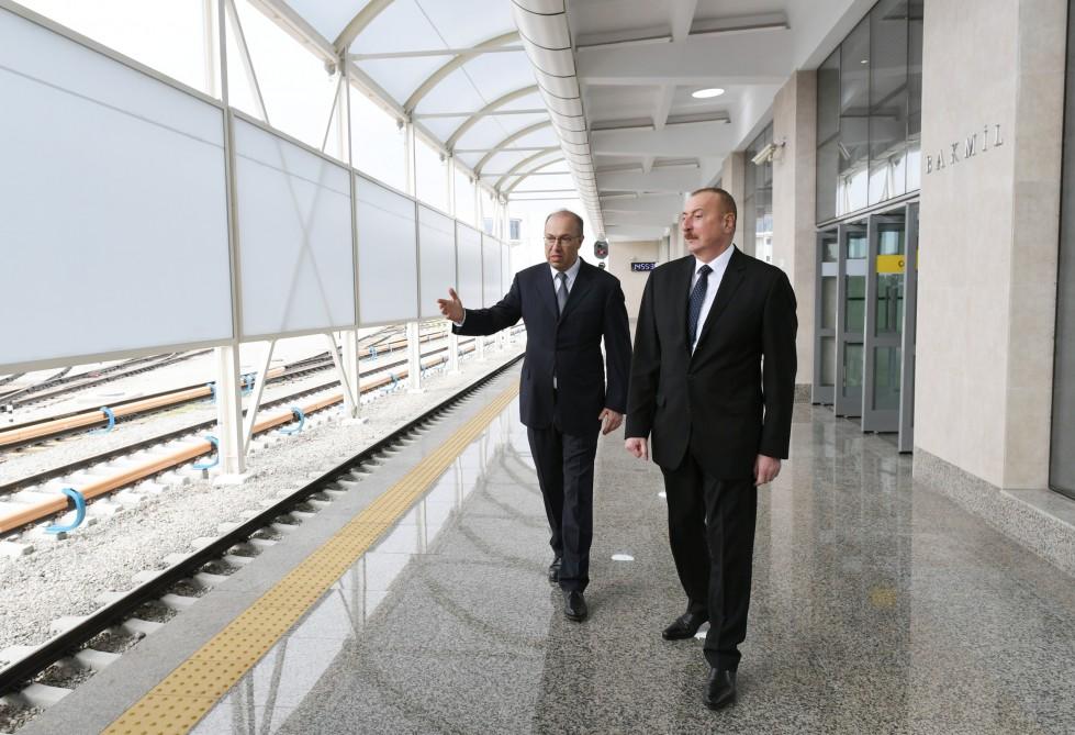 Prezident İlham Əliyev Bakı Metropoliteninin əsaslı şəkildə yenidən qurulan “Bakmil” stansiyasında yaradılan şəraitlə tanış olub (FOTO) (YENİLƏNİB)