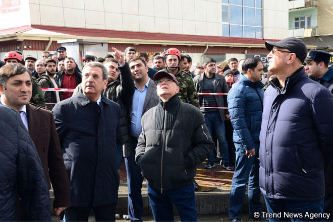 Fövqəladə hallar naziri yanğın baş verən əraziyə gəlib