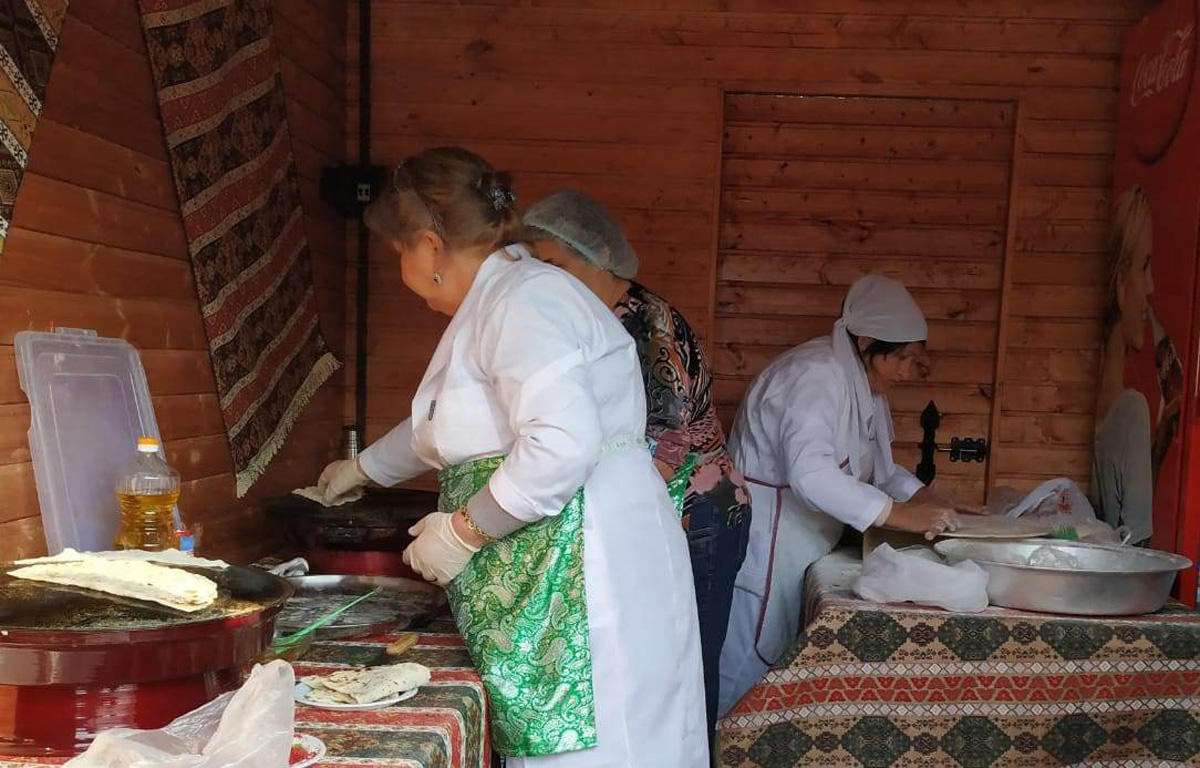 Bulvarda “Bahar nağılı” (FOTO)